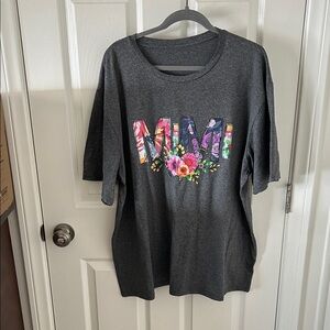 Source Unknown Women’s Gray Floral Short Sleeve Graphic Tee “Mimi”, 4XL?